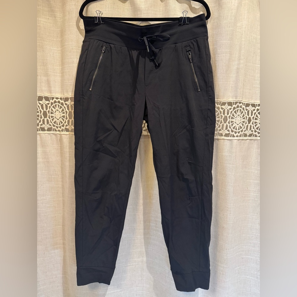 Women’s Athleta Black Jogger Pants